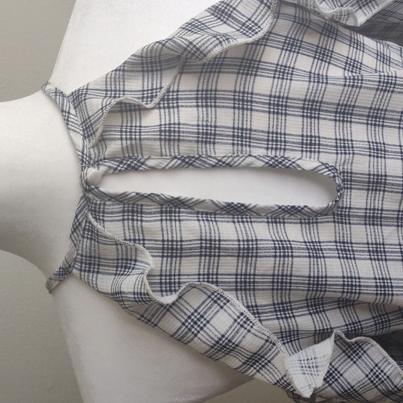 Gilly off-the-shoulder top with sleeves. Size S Blue/white plaid. 100% polyester - Picture 7 of 8